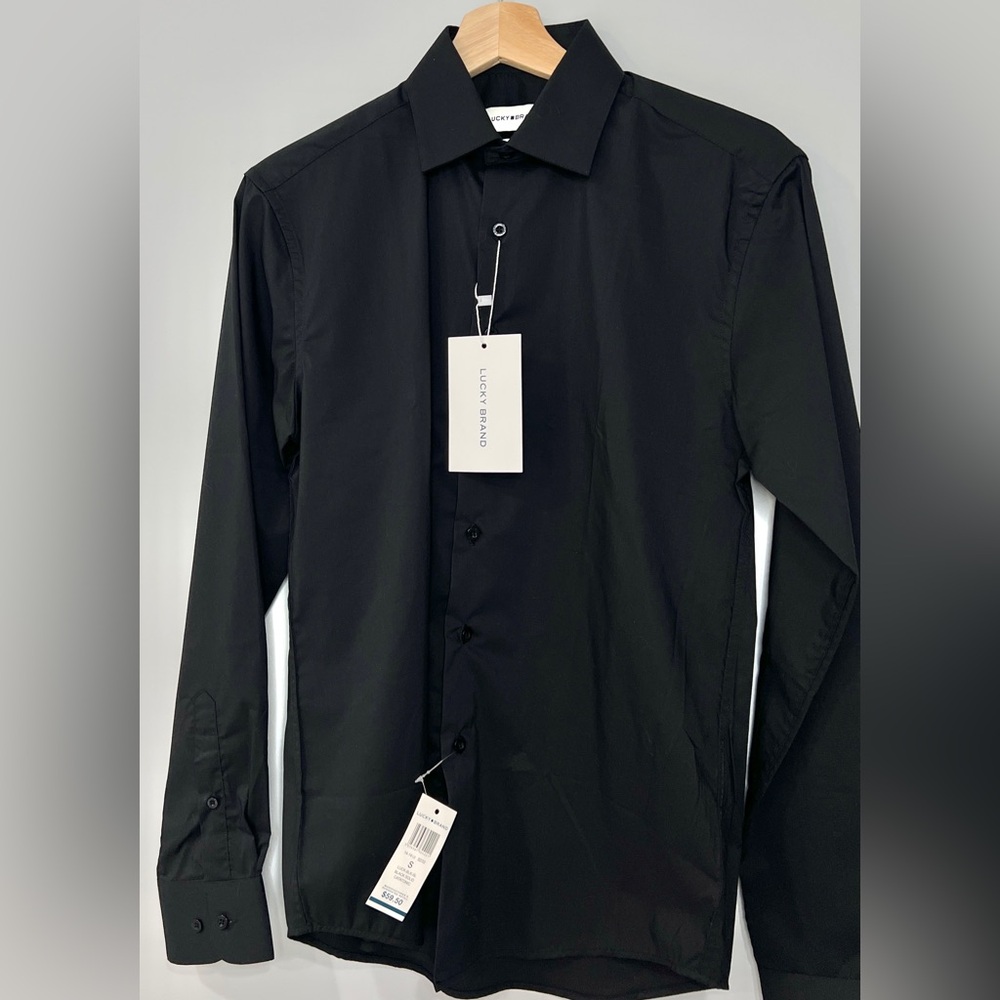 NWT Men’s Lucky Brand Black Lightweight Button Down Shirt. Size Small.